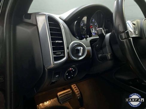 Used 2014 Porsche Cayenne S image 25