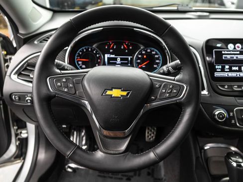 Used 2016 Chevrolet Malibu LT image 17