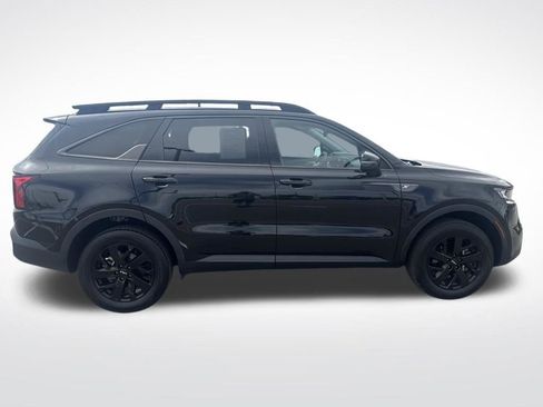 Used 2023 Kia Sorento S image 7