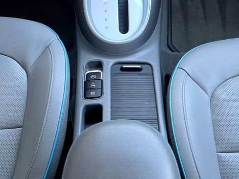 Used 2015 Kia Soul EV + FWD image 22