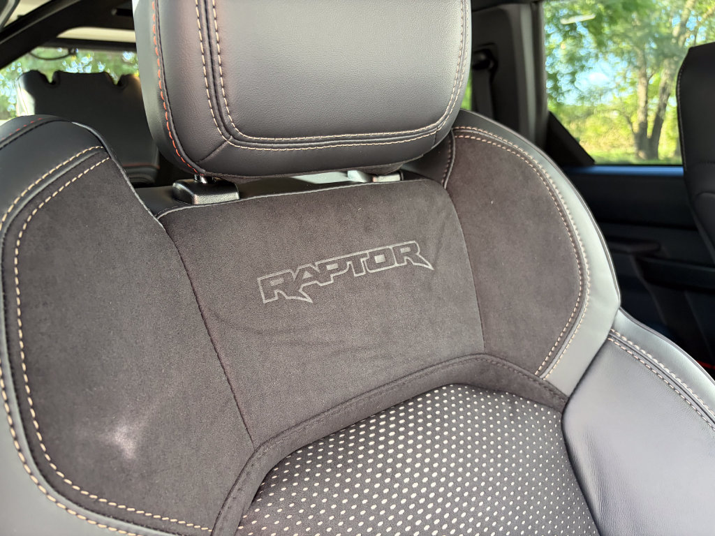 New 2026 Ford Bronco Raptor w/ Interior Carbon Fiber Pack AWD/4WD image 31