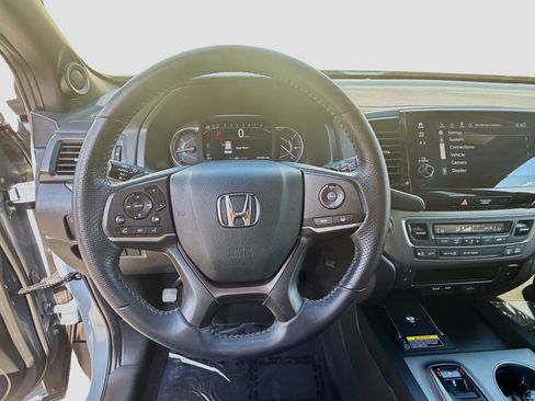 Certified 2024 Honda Passport EX-L image 10