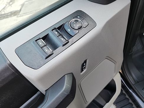 Used 2018 Ford F150 XL w/ Equipment Group 101A Mid AWD/4WD image 27
