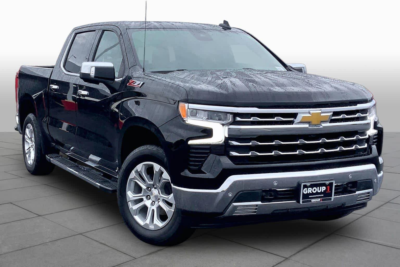 Used 2022 Chevrolet Silverado 1500 LTZ w/ Z71 Off-Road Package AWD/4WD image 3