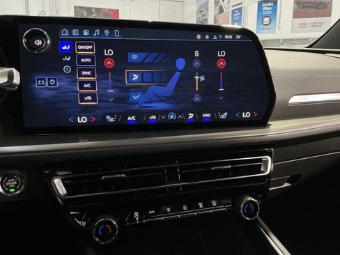 New 2026 Chevrolet Traverse LT w/ Driver Confidence Package FWD image 22