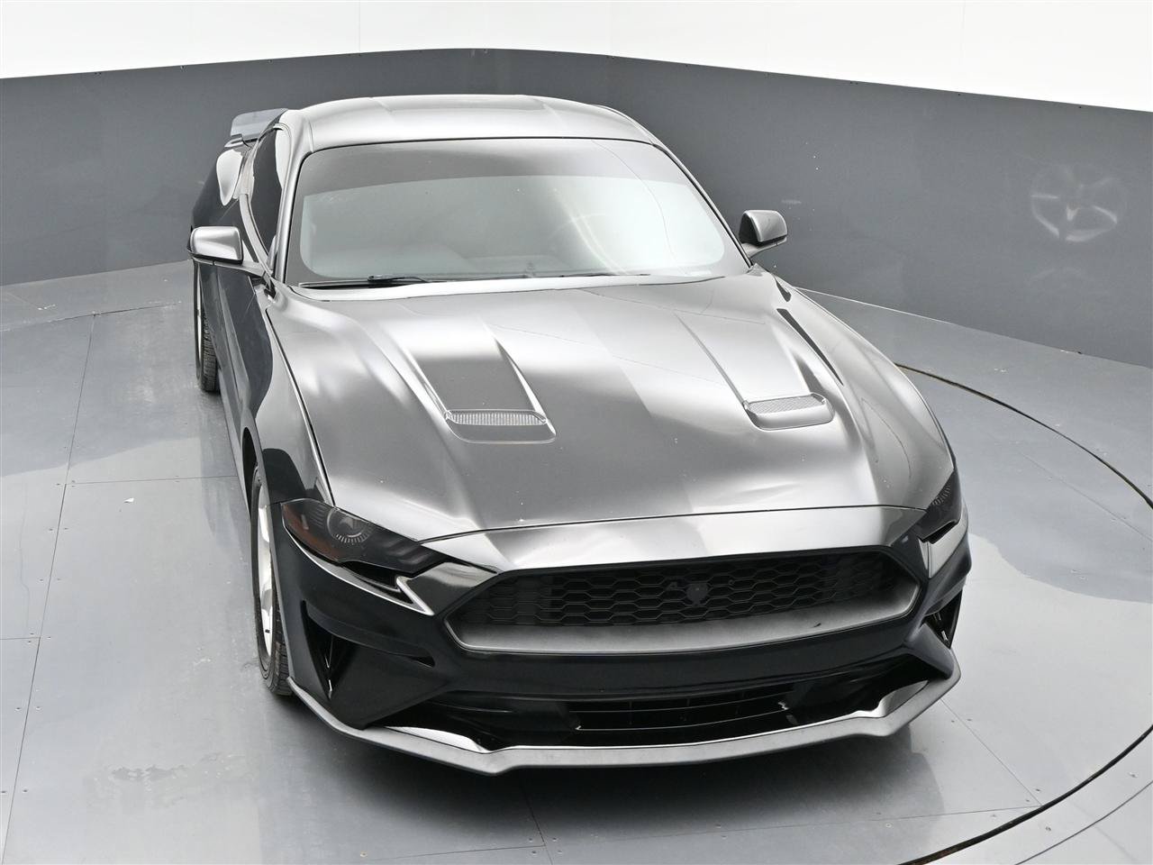 Used 2018 Ford Mustang Coupe RWD image 20