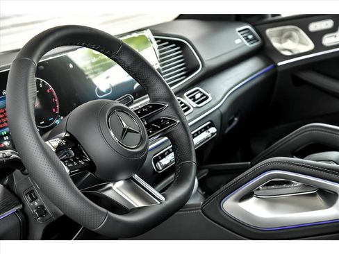 Certified 2025 Mercedes-Benz GLS 450 4MATIC image 13