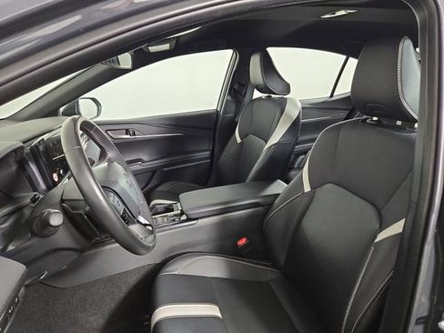 Used 2025 Toyota Camry SE FWD image 14