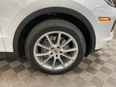Used 2019 Porsche Cayenne AWD/4WD image 10