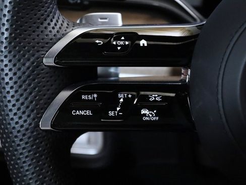 Used 2024 Mercedes-Benz GLS 580 4MATIC image 33