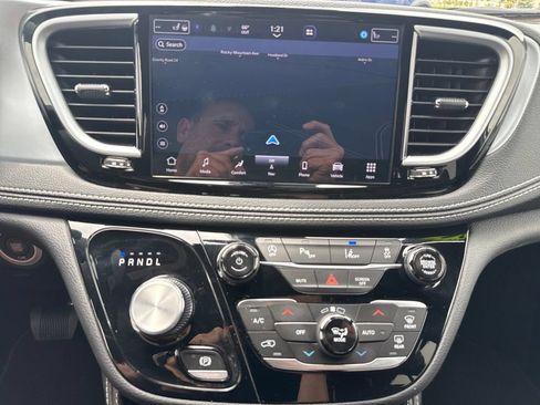 Used 2026 Chrysler Pacifica Limited AWD/4WD image 20