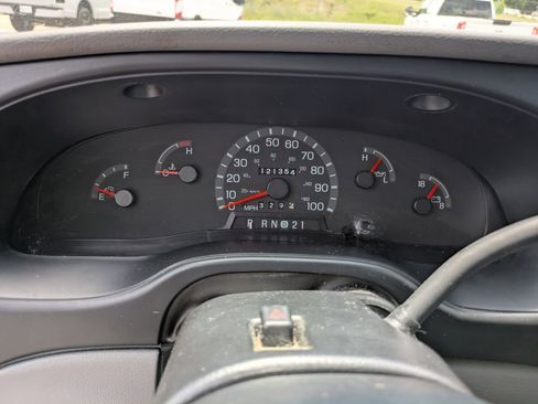 Used 2001 Ford E-350 and Econoline 350 Club Wagon RWD image 11