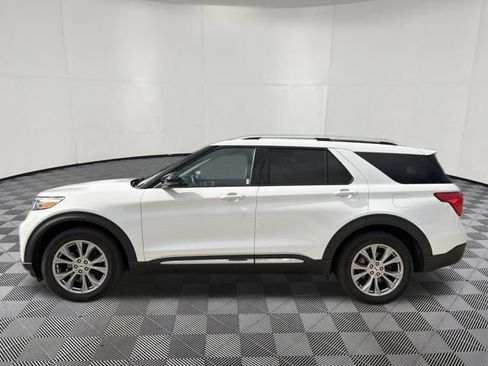 Used 2021 Ford Explorer Limited w/ Equipment Group 301A AWD/4WD image 13