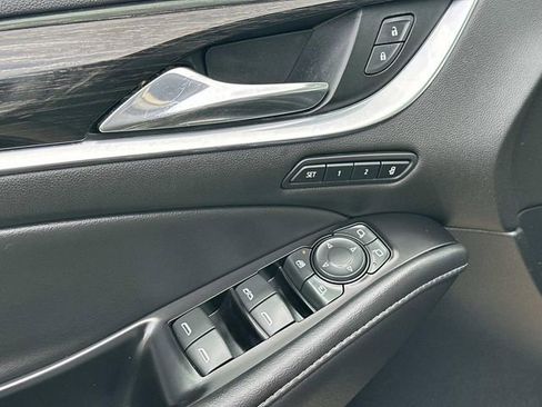 Used 2019 Buick Enclave Avenir w/ Avenir Technology Package AWD/4WD image 16