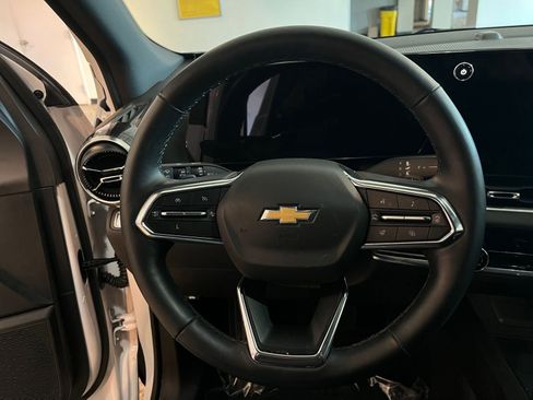 Used 2025 Chevrolet Equinox LT image 28