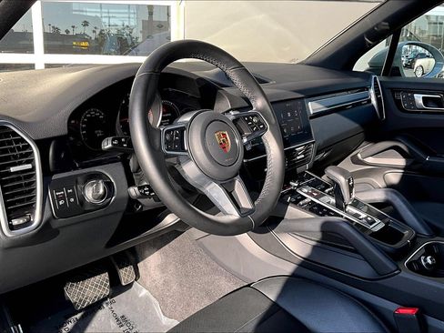 Used 2022 Porsche Cayenne Platinum Edition AWD/4WD image 14
