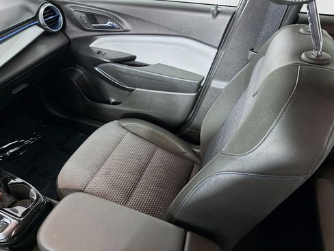 Used 2025 Chevrolet Trax LT FWD image 22