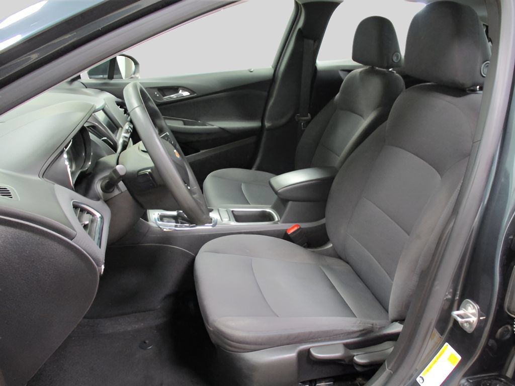 Used 2019 Chevrolet Cruze LT FWD image 16