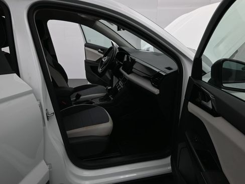 Used 2025 Volkswagen Taos S FWD image 15
