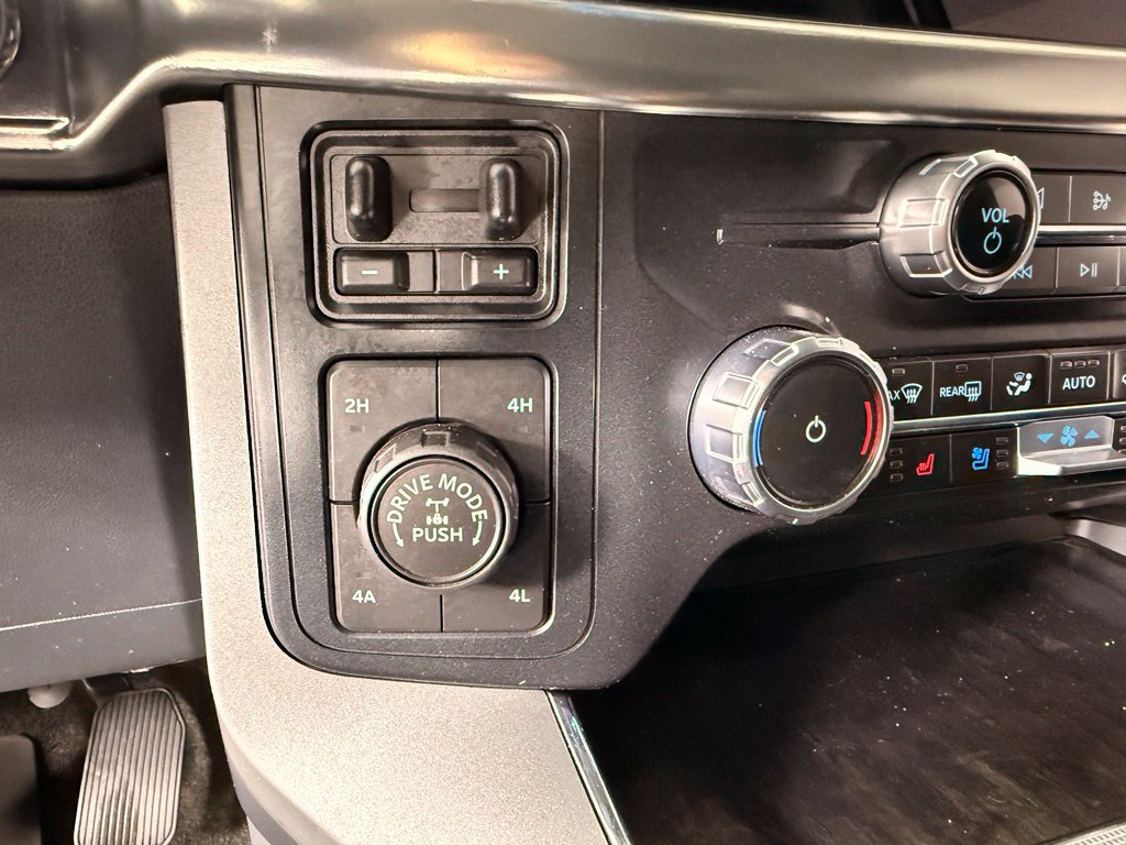 Used 2023 Ford F150 Lariat w/ Max Trailer Tow Package AWD/4WD image 25