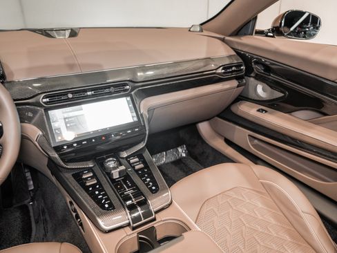 New 2026 Aston Martin Vanquish Convertible RWD image 19
