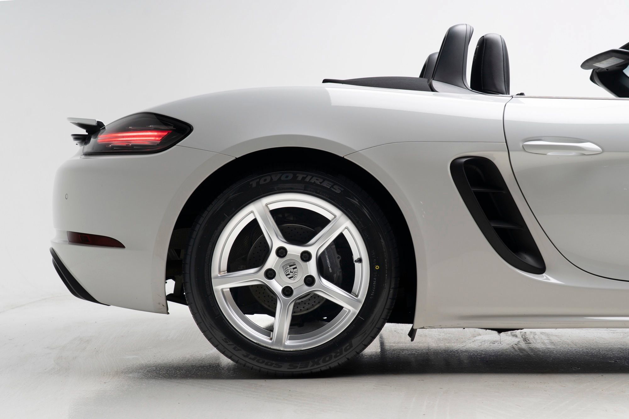 Used 2022 Porsche 718 Boxster RWD image 43