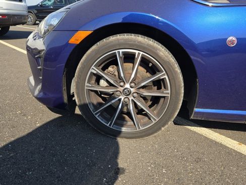 Used 2017 Toyota 86 image 5