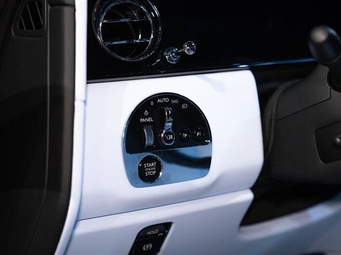 Used 2026 Rolls-Royce Cullinan AWD/4WD image 27