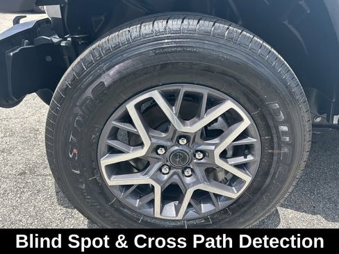Used 2025 Jeep Wrangler Unlimited Sahara AWD/4WD image 18