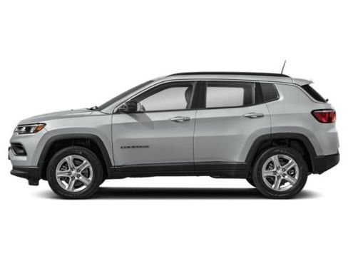 Used 2023 Jeep Compass Altitude image 2