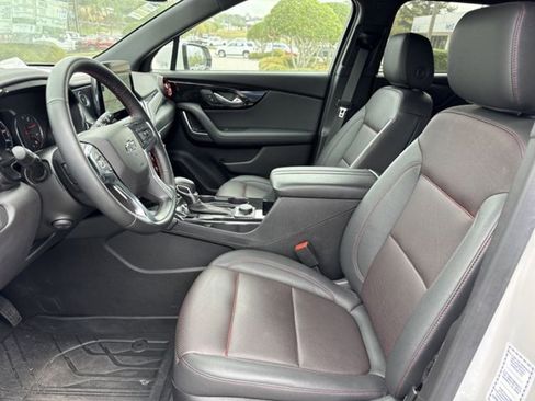 Used 2025 Chevrolet Blazer RS w/ Enhanced Convenience Package FWD image 9