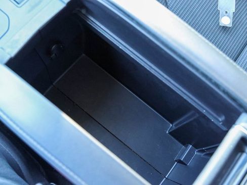 Used 2023 Toyota Highlander LE image 22