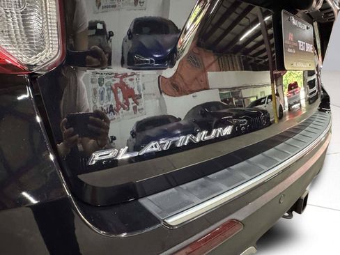 Used 2024 Ford Explorer Platinum w/ Technology Package AWD/4WD image 17