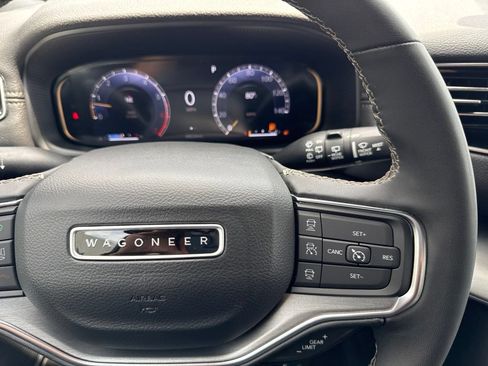 Used 2024 Jeep Wagoneer Series II AWD/4WD image 29