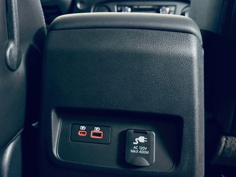 Used 2024 Nissan Frontier SL w/ Technology Package RWD image 15