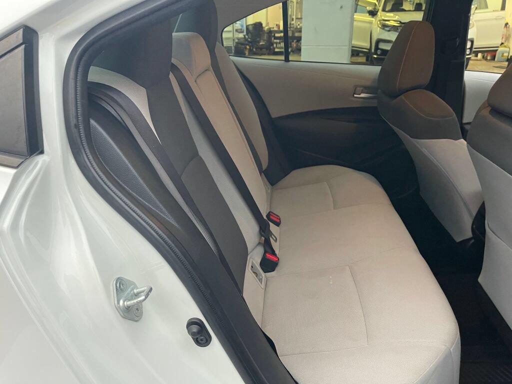 Used 2021 Toyota Corolla LE FWD image 26
