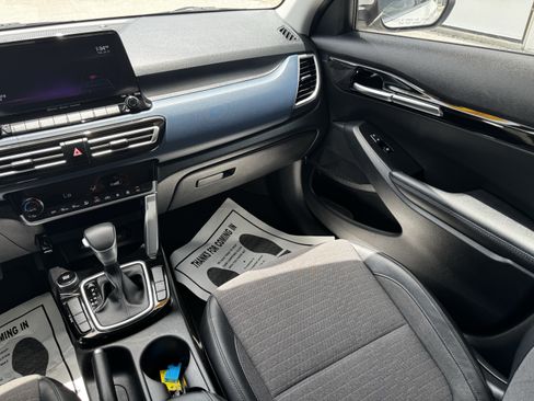 Used 2022 Kia Seltos S FWD image 15