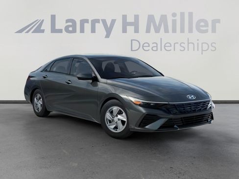 New 2026 Hyundai Elantra SE FWD image 2