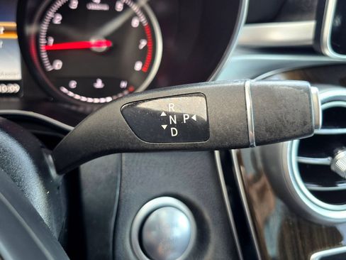Used 2018 Mercedes-Benz GLC 300 4MATIC image 36
