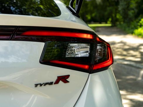 Used 2023 Honda Civic Type R image 13