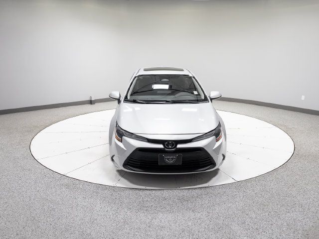 Used 2024 Toyota Corolla LE w/ LE Premium Package FWD image 24