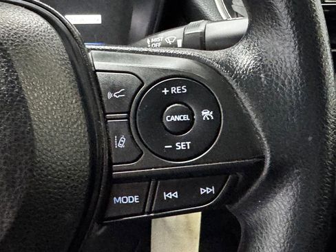 Used 2022 Toyota Corolla LE w/ Carpet Mat Package (TMS) image 29
