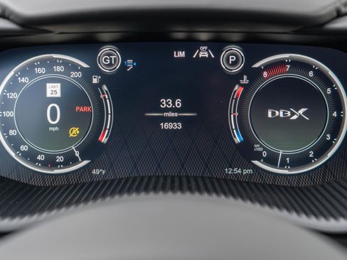 Used 2021 Aston Martin DBX image 6