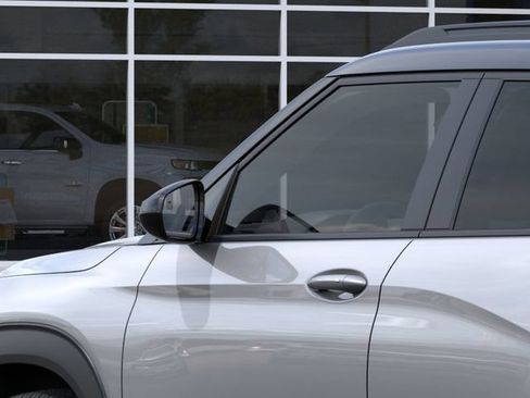New 2026 Chevrolet TrailBlazer RS w/ Convenience Package FWD image 12