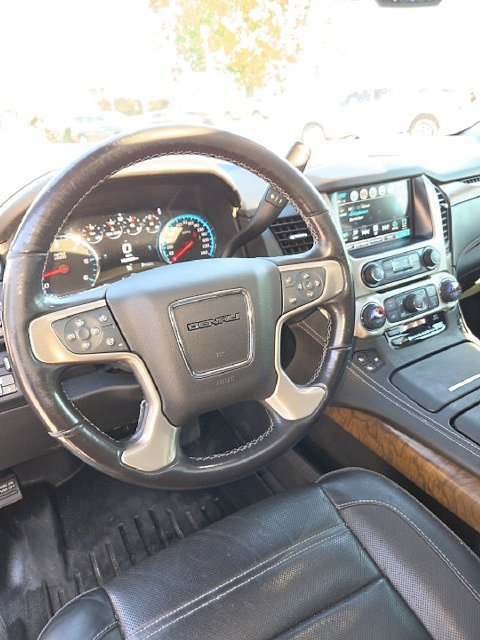 Used 2019 GMC Yukon Denali w/ Denali Ultimate Package AWD/4WD image 28