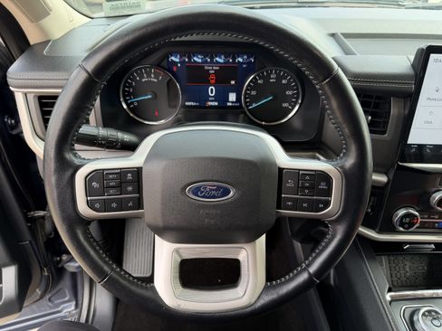 Certified 2022 Ford Expedition XLT image 18