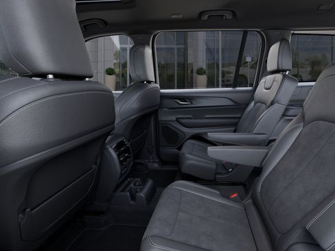 New 2025 Jeep Grand Cherokee L Altitude image 23