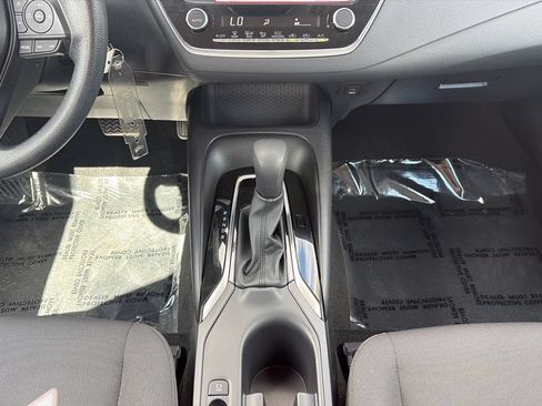 Used 2026 Toyota Corolla LE FWD image 15
