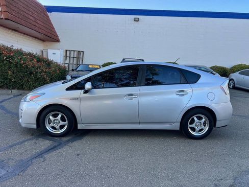 Used 2010 Toyota Prius Five image 4