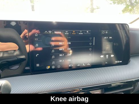 Used 2026 Nissan Kicks SR w/ Cold Weather Package AWD/4WD image 28